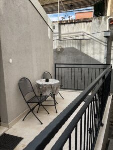 Charmanter kleiner Balkon im Apartment Dujka's Balatura